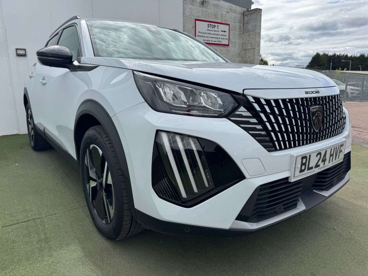 2024 PEUGEOT 2008 2024 PEUGEOT 2008