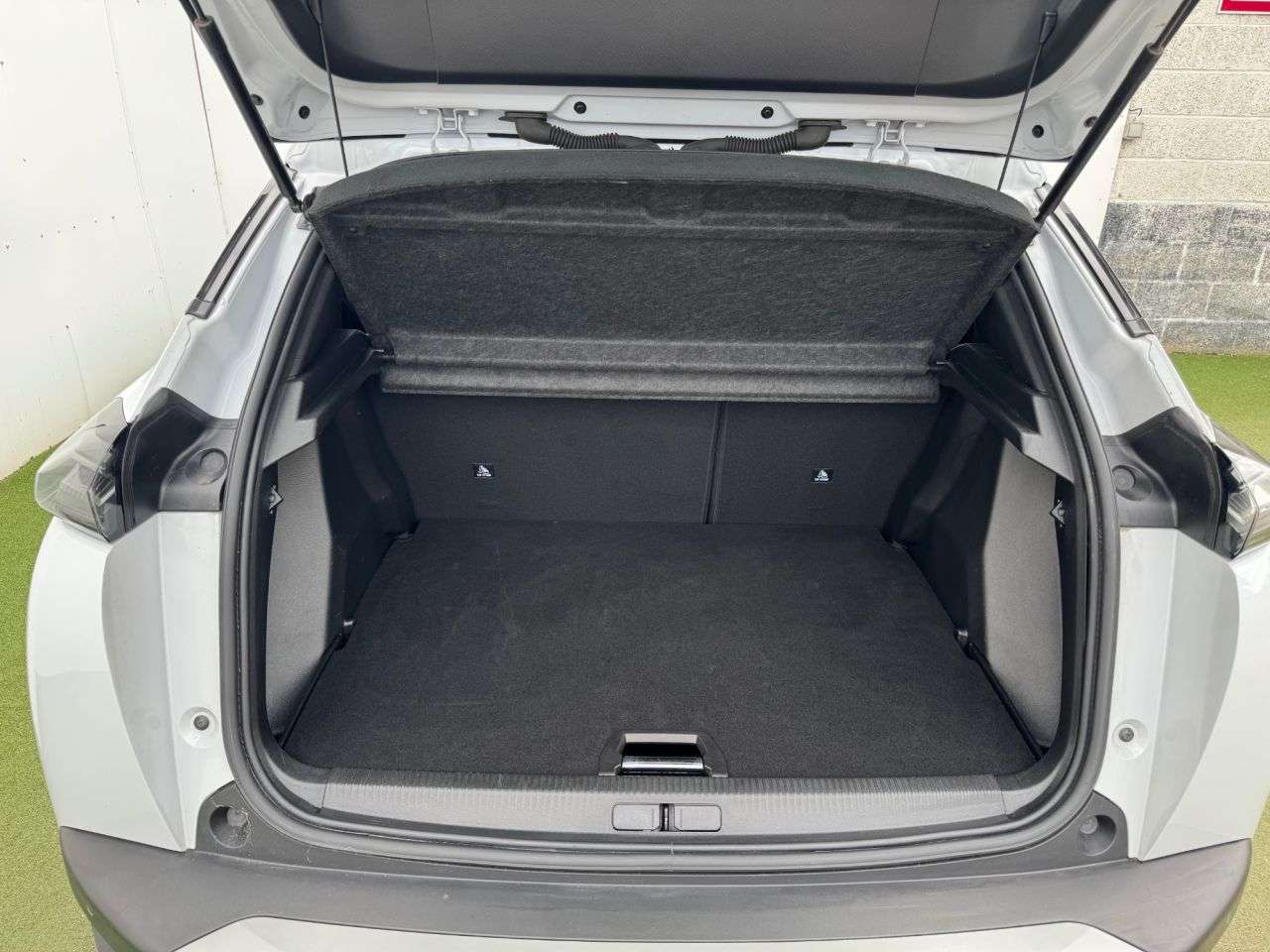 2024 PEUGEOT 2008 2024 PEUGEOT 2008