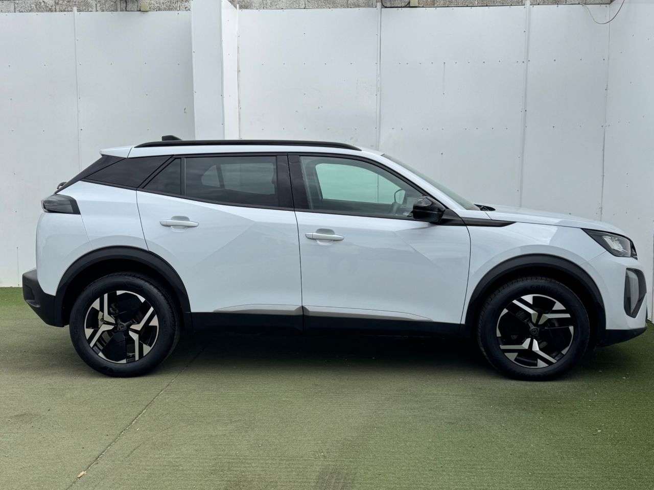 2024 PEUGEOT 2008 2024 PEUGEOT 2008
