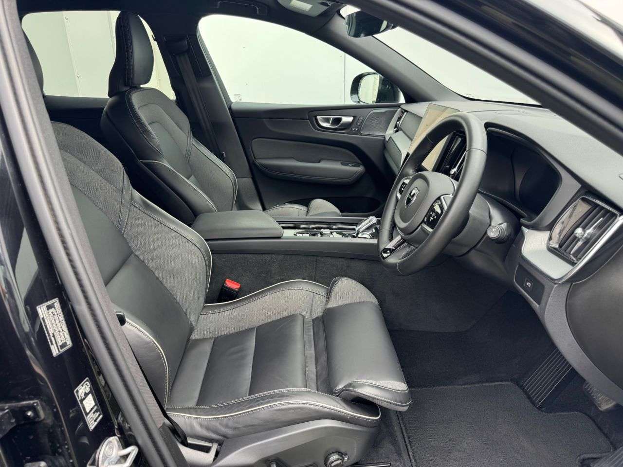 2025 VOLVO XC60 2025 VOLVO XC60