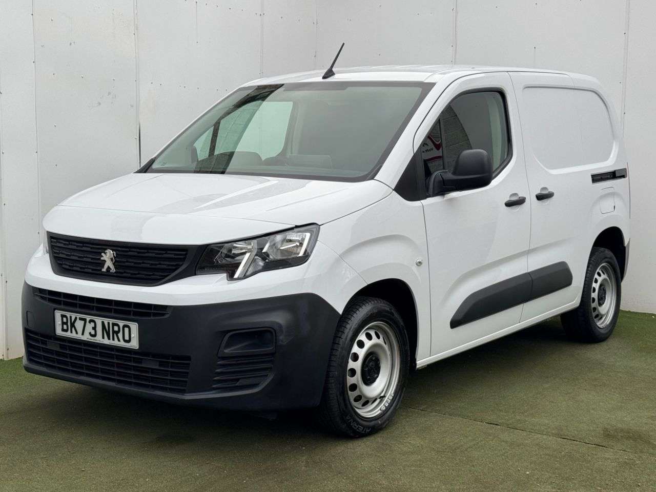 A 2023 PEUGEOT PARTNER 1.5 BlueHDi 1000 Professional Premium + Standard Panel Van 5dr Diesel Manua A 2023 PEUGEOT PARTNER 1.5 BlueHDi 1000 Professional Premium + Standard Panel Van 5dr Diesel Manua