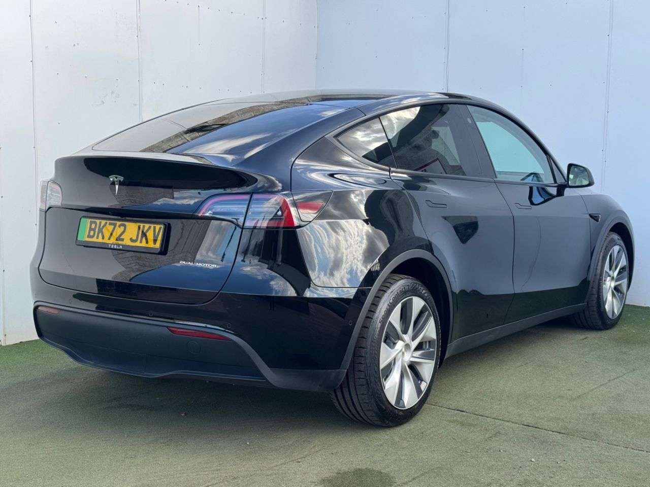 A 2022 TESLA MODEL Y (Dual Motor) Long Range SUV 5dr Electric Auto 4WDE (384 bhp) A 2022 TESLA MODEL Y (Dual Motor) Long Range SUV 5dr Electric Auto 4WDE (384 bhp)