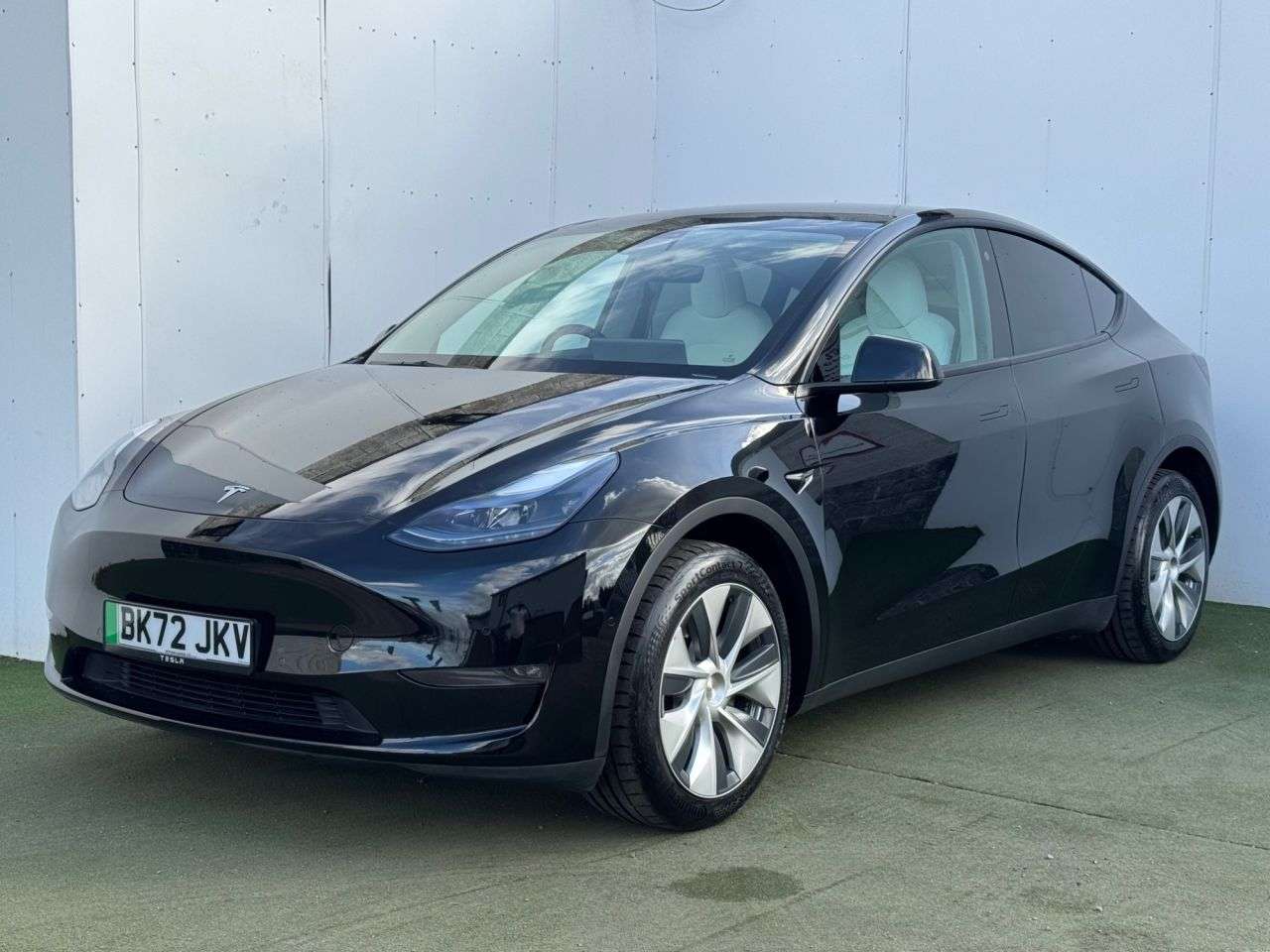 A 2022 TESLA MODEL Y (Dual Motor) Long Range SUV 5dr Electric Auto 4WDE (384 bhp) A 2022 TESLA MODEL Y (Dual Motor) Long Range SUV 5dr Electric Auto 4WDE (384 bhp)