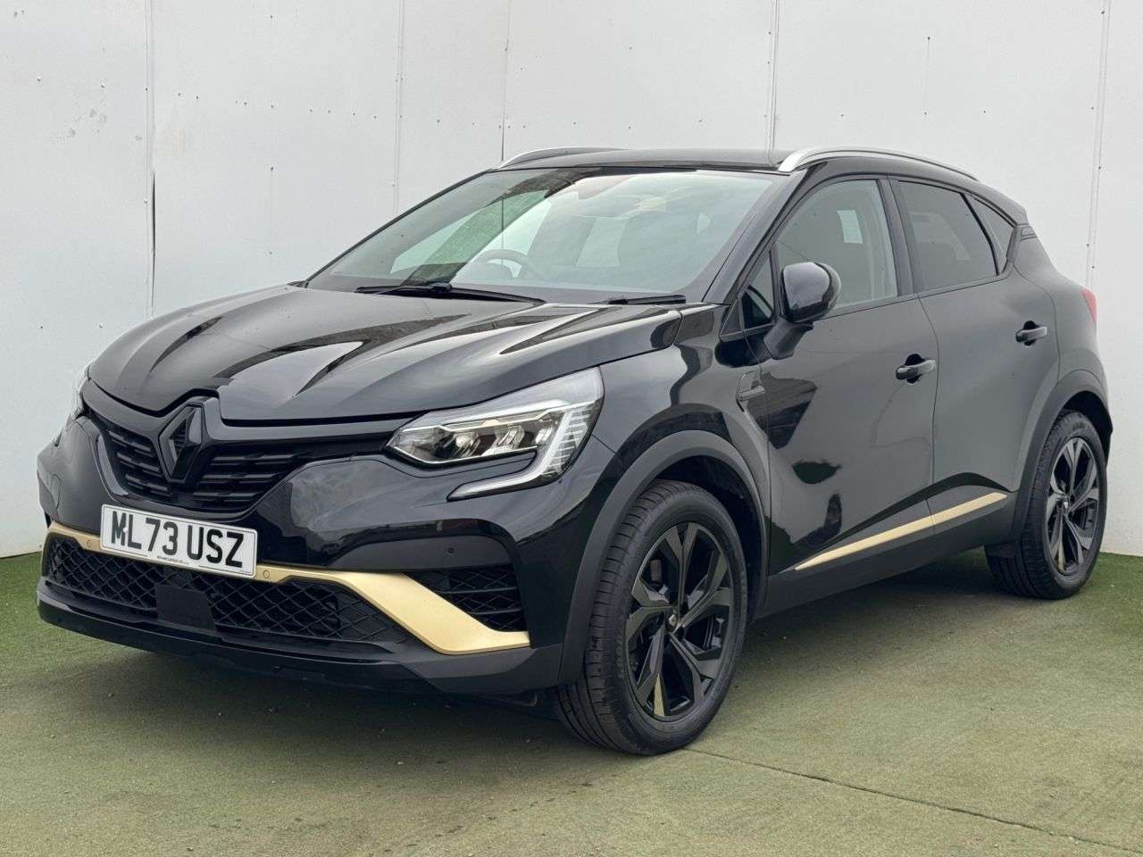 A 2023 RENAULT CAPTUR 1.6 E-TECH E-Tech engineered SUV 5dr Petrol Hybrid Auto Euro 6 (s/s) (145 p A 2023 RENAULT CAPTUR 1.6 E-TECH E-Tech engineered SUV 5dr Petrol Hybrid Auto Euro 6 (s/s) (145 p