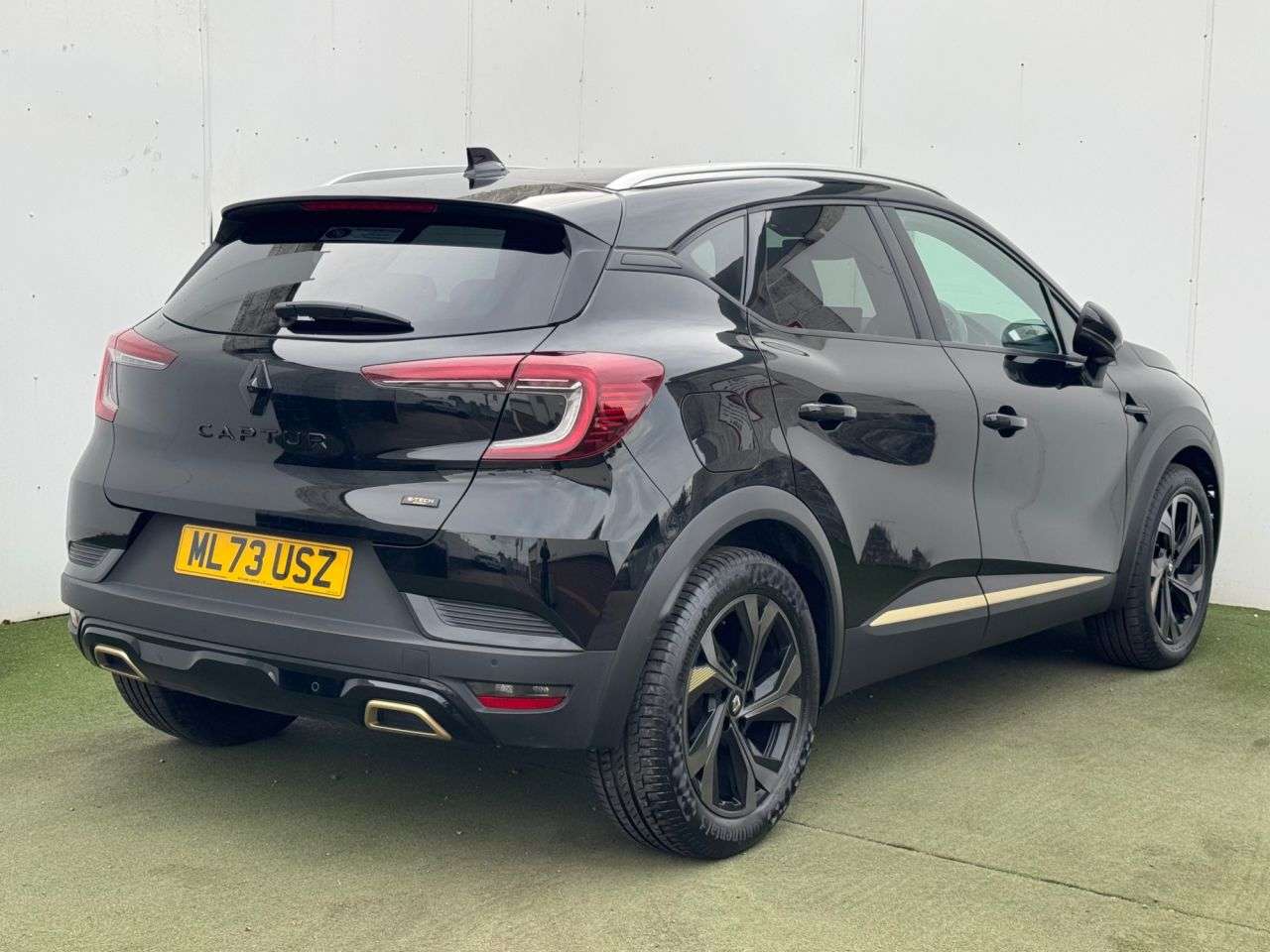 A 2023 RENAULT CAPTUR 1.6 E-TECH E-Tech engineered SUV 5dr Petrol Hybrid Auto Euro 6 (s/s) (145 p A 2023 RENAULT CAPTUR 1.6 E-TECH E-Tech engineered SUV 5dr Petrol Hybrid Auto Euro 6 (s/s) (145 p