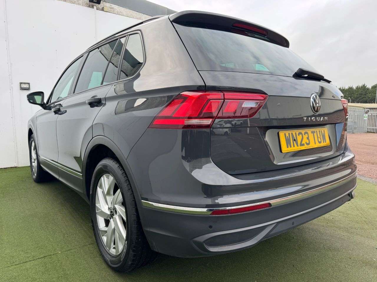 2023 VOLKSWAGEN TIGUAN 2023 VOLKSWAGEN TIGUAN