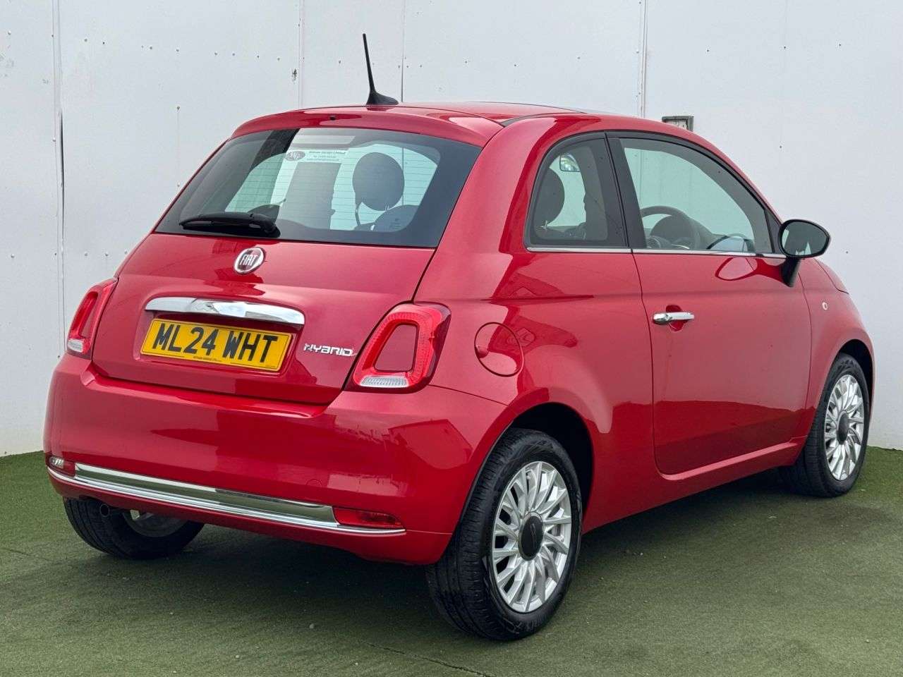 A 2024 FIAT 500 1.0 MHEV Hatchback 3dr Petrol Manual Euro 6 (s/s) (70 bhp) A 2024 FIAT 500 1.0 MHEV Hatchback 3dr Petrol Manual Euro 6 (s/s) (70 bhp)