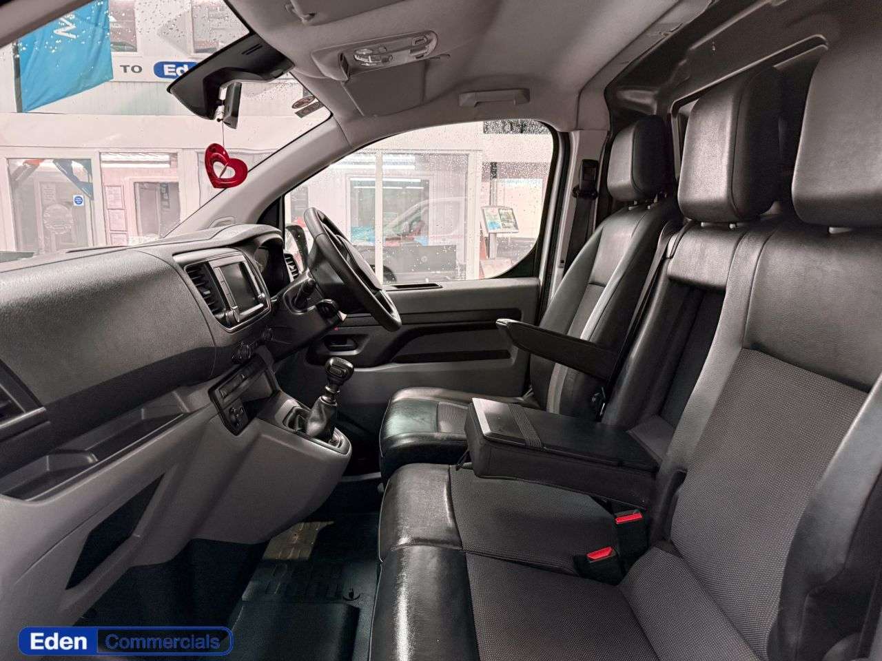 A 2020 VAUXHALL VIVARO L2H1 2900 SPORTIVE S/S A 2020 VAUXHALL VIVARO L2H1 2900 SPORTIVE S/S