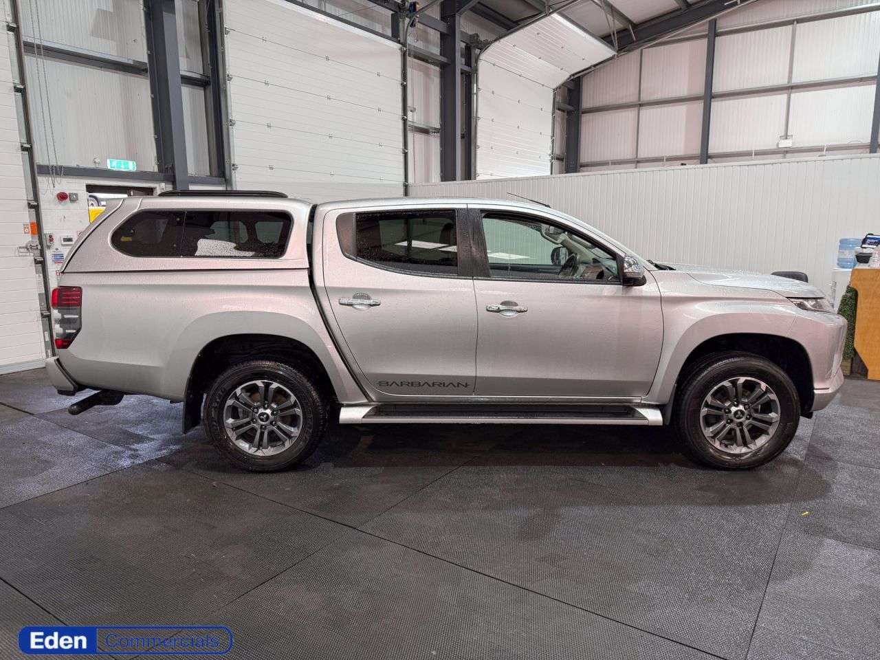 A 2020 MITSUBISHI L200 2.3 DI-D BARBARIAN DCB 5d AUTO 148 BHP OVER 200 VANS ON ONE SITE A 2020 MITSUBISHI L200 2.3 DI-D BARBARIAN DCB 5d AUTO 148 BHP OVER 200 VANS ON ONE SITE