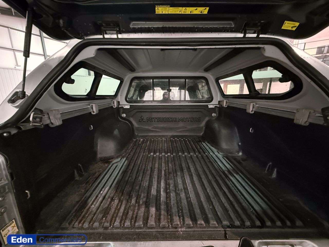 A 2020 MITSUBISHI L200 2.3 DI-D BARBARIAN DCB 5d AUTO 148 BHP OVER 200 VANS ON ONE SITE A 2020 MITSUBISHI L200 2.3 DI-D BARBARIAN DCB 5d AUTO 148 BHP OVER 200 VANS ON ONE SITE