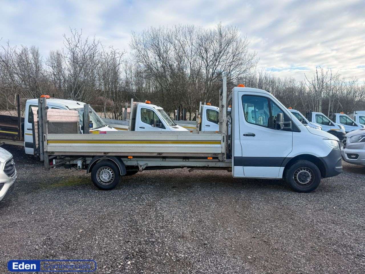 A 2021 MERCEDES-BENZ SPRINTER 2.0 315 CDI PROGRESSIVE 5d 148 BHP TM DROPSIDE WITH TAIL LIFT REVERSE CAMER A 2021 MERCEDES-BENZ SPRINTER 2.0 315 CDI PROGRESSIVE 5d 148 BHP TM DROPSIDE WITH TAIL LIFT REVERSE CAMER