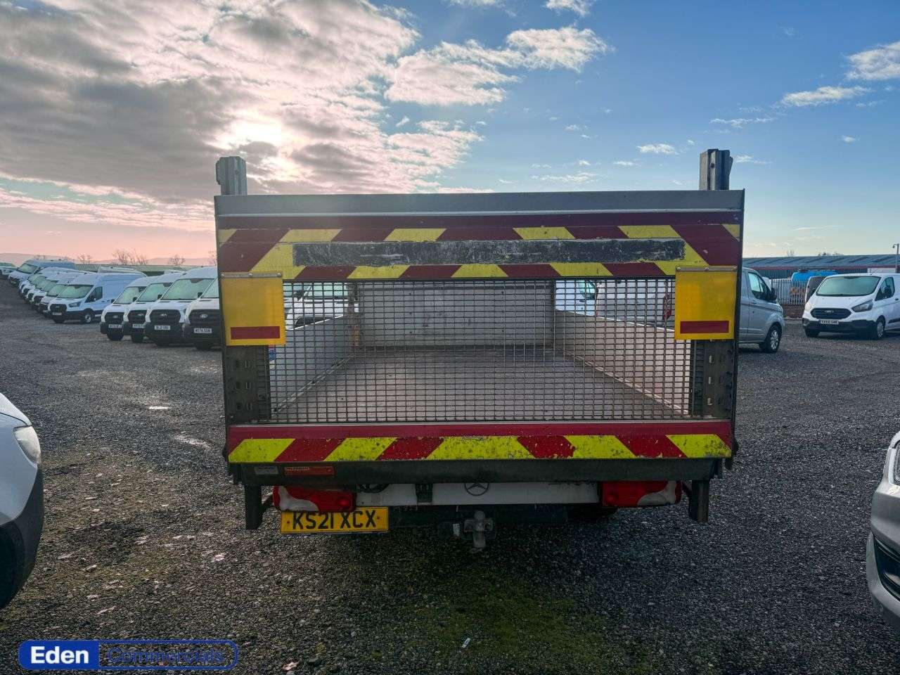 A 2021 MERCEDES-BENZ SPRINTER 2.0 315 CDI PROGRESSIVE 5d 148 BHP TM DROPSIDE WITH TAIL LIFT REVERSE CAMER A 2021 MERCEDES-BENZ SPRINTER 2.0 315 CDI PROGRESSIVE 5d 148 BHP TM DROPSIDE WITH TAIL LIFT REVERSE CAMER