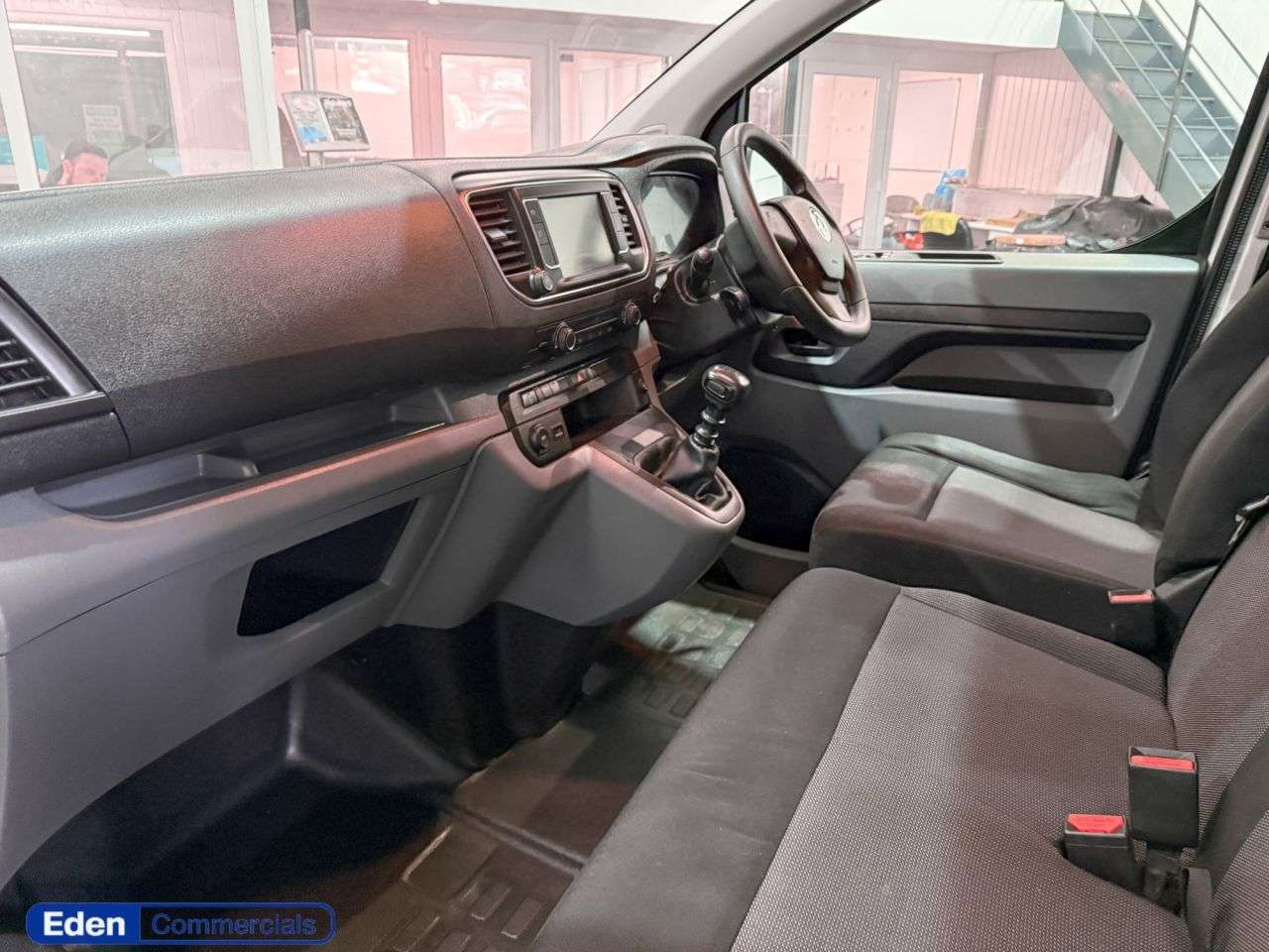 A 2022 VAUXHALL VIVARO 1.5 L2H1 F2900 DYNAMIC S/S 5d 101 BHP AIR CON + DAB + CRUISE A 2022 VAUXHALL VIVARO 1.5 L2H1 F2900 DYNAMIC S/S 5d 101 BHP AIR CON + DAB + CRUISE