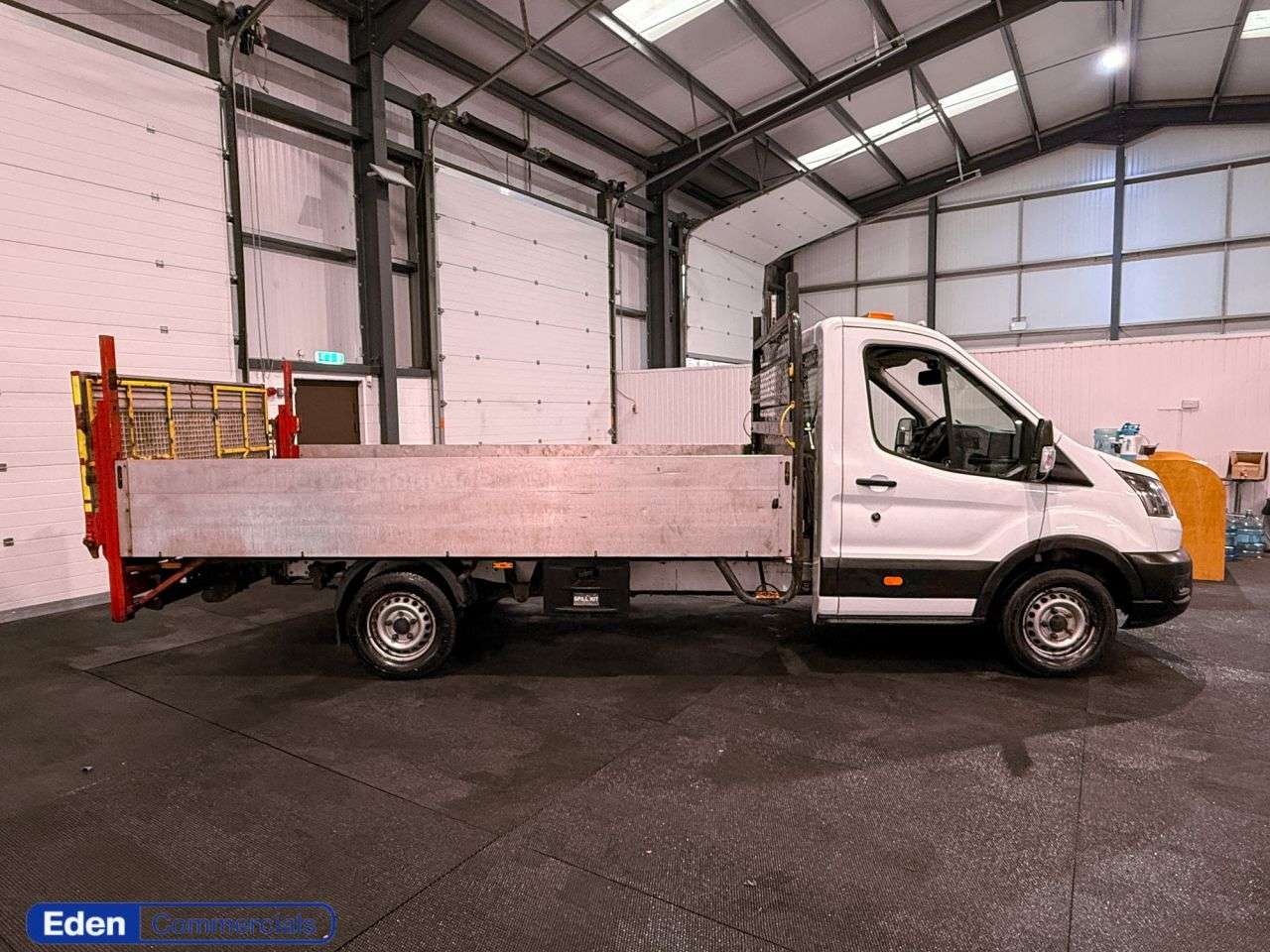 A 2020 FORD TRANSIT 2.0 350 LEADER CRC ECOBLUE 129 BHP DROPSIDE WITH TAIL LIFT TOW BAR + REVERS A 2020 FORD TRANSIT 2.0 350 LEADER CRC ECOBLUE 129 BHP DROPSIDE WITH TAIL LIFT TOW BAR + REVERS