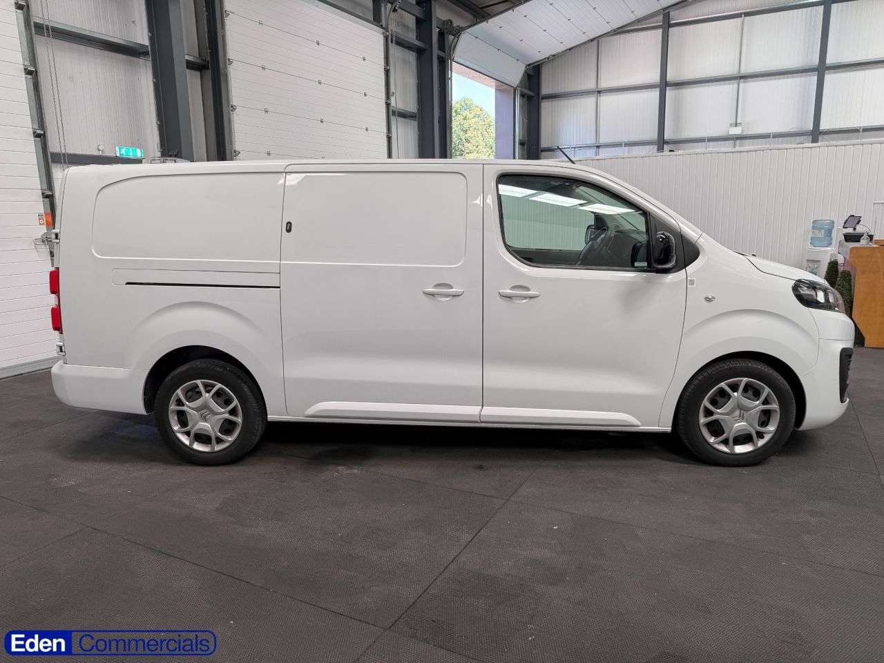A 2024 CITROEN DISPATCH XL 1000 DRIVER EDITION BLUEHDI S/S 5d 101 BHP A 2024 CITROEN DISPATCH XL 1000 DRIVER EDITION BLUEHDI S/S 5d 101 BHP
