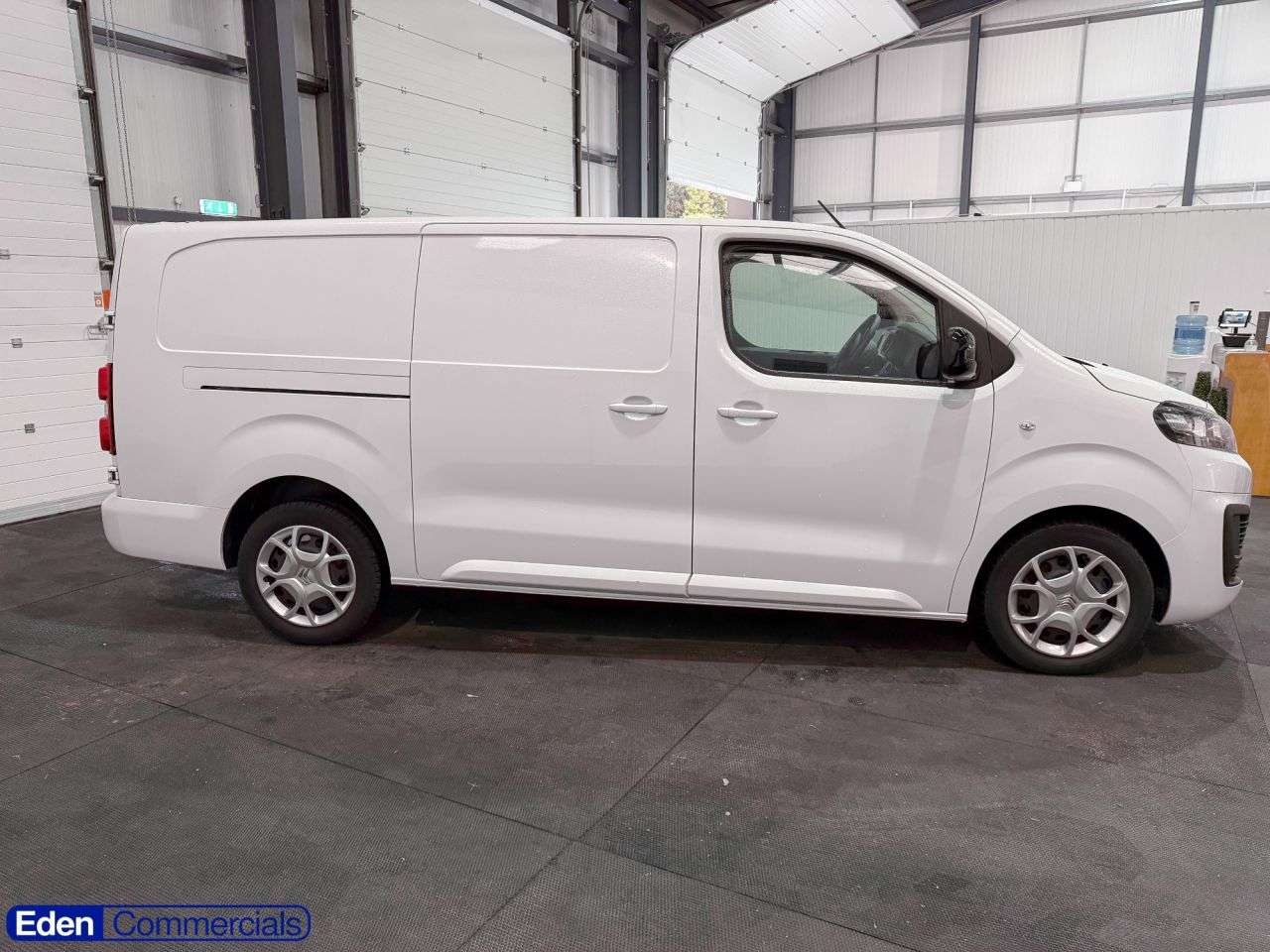 A 2024 CITROEN DISPATCH XL 1000 DRIVER EDITION BLUEHDI S/S 5d 101 BHP CITROEN WARRANTY 2027 A 2024 CITROEN DISPATCH XL 1000 DRIVER EDITION BLUEHDI S/S 5d 101 BHP CITROEN WARRANTY 2027