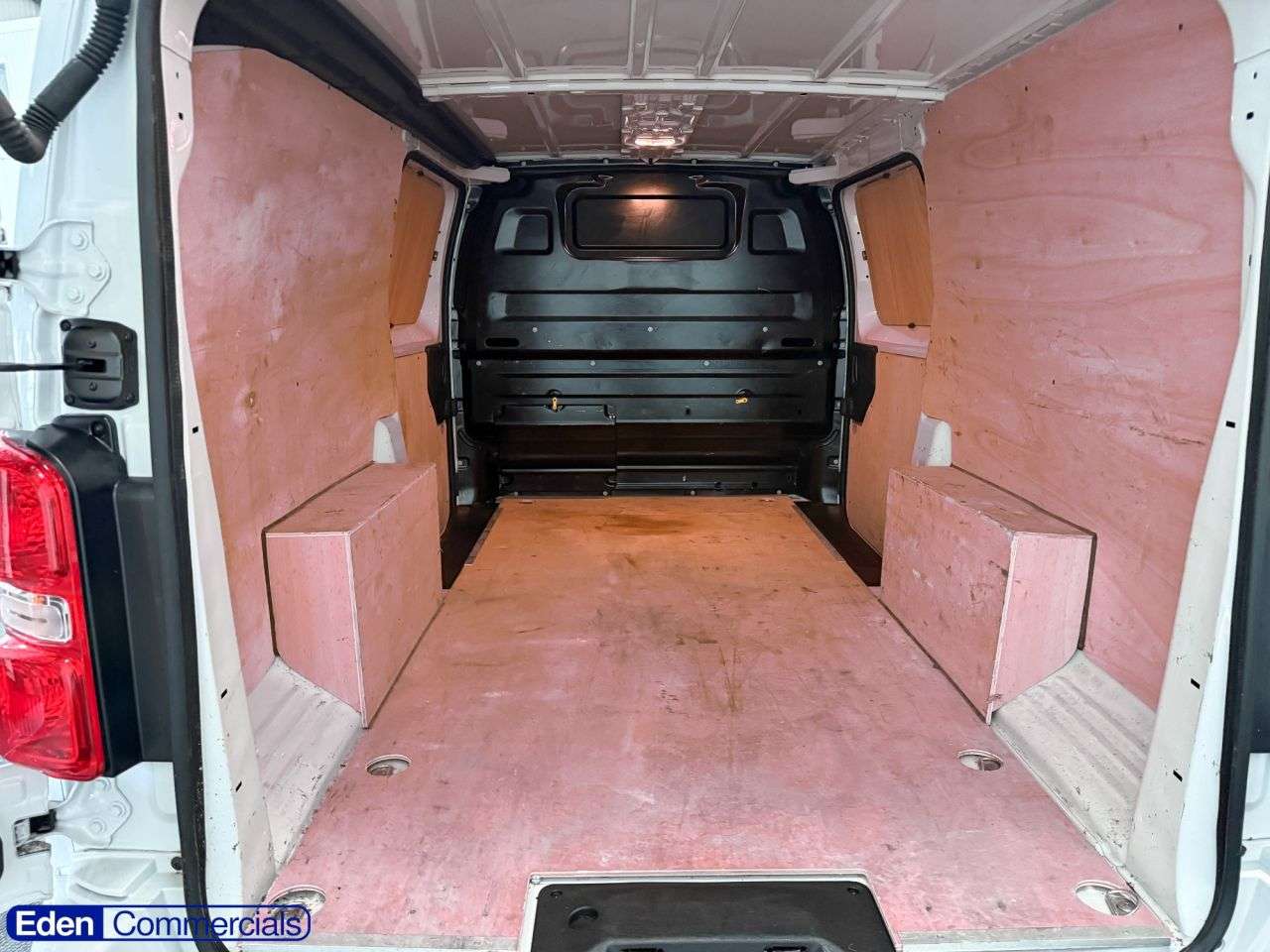A 2024 CITROEN DISPATCH XL 1000 DRIVER EDITION BLUEHDI S/S 5d 101 BHP CITROEN WARRANTY 2027 A 2024 CITROEN DISPATCH XL 1000 DRIVER EDITION BLUEHDI S/S 5d 101 BHP CITROEN WARRANTY 2027