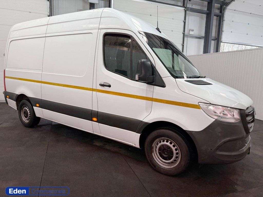A 2021 MERCEDES-BENZ SPRINTER 2.1 314 CDI PROGRESSIVE 141 BHP UTILITY VAN RAC APPROVED DEALER 200 VANS A 2021 MERCEDES-BENZ SPRINTER 2.1 314 CDI PROGRESSIVE 141 BHP UTILITY VAN RAC APPROVED DEALER 200 VANS