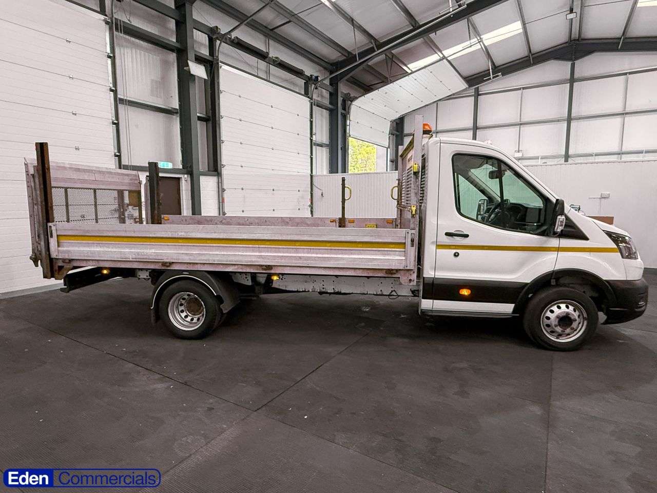 A 2022 FORD TRANSIT 2.0 350 EcoBlue HDT Leader Chassis Cab 2dr Diesel Manual RWD L4 Euro 6 (s/s A 2022 FORD TRANSIT 2.0 350 EcoBlue HDT Leader Chassis Cab 2dr Diesel Manual RWD L4 Euro 6 (s/s