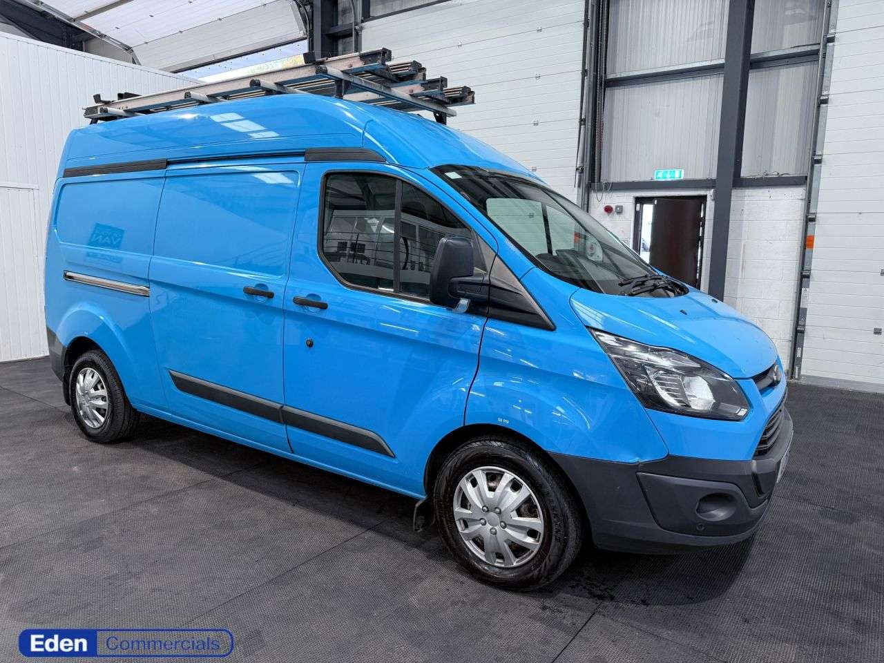 A 2016 FORD TRANSIT CUSTOM 2.0 TDCi 340 L2 H2 EX BRITISH GAS + AIR CON A 2016 FORD TRANSIT CUSTOM 2.0 TDCi 340 L2 H2 EX BRITISH GAS + AIR CON