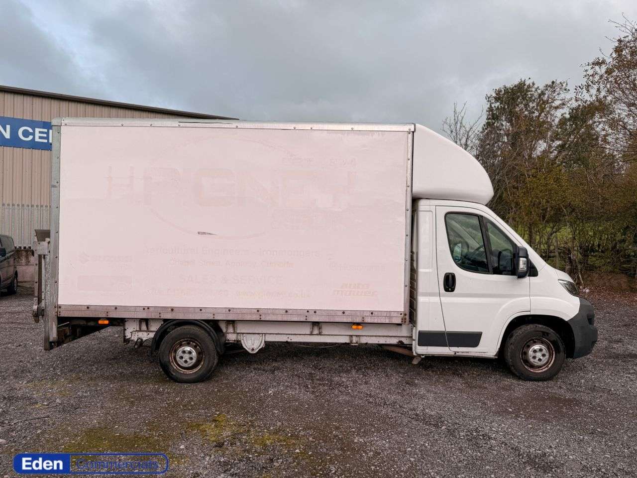 A 2015 CITROEN RELAY 2.2 HDi 35 Chassis Cab 2dr Diesel Manual L3 Euro 5 (130 ps) A 2015 CITROEN RELAY 2.2 HDi 35 Chassis Cab 2dr Diesel Manual L3 Euro 5 (130 ps)