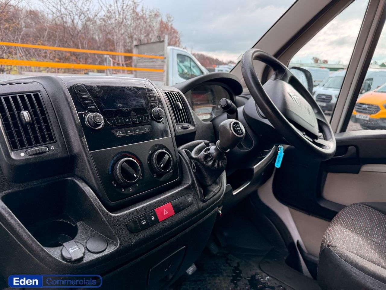 A 2015 CITROEN RELAY 2.2 HDi 35 Chassis Cab 2dr Diesel Manual L3 Euro 5 (130 ps) A 2015 CITROEN RELAY 2.2 HDi 35 Chassis Cab 2dr Diesel Manual L3 Euro 5 (130 ps)