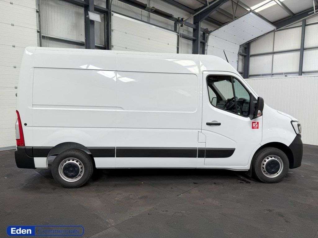 A 2025 RENAULT MASTER 2.0 dCi MM35 Advance Panel Van 5dr Diesel Manual L2 H2 Euro 6 (s/s) (150 ps A 2025 RENAULT MASTER 2.0 dCi MM35 Advance Panel Van 5dr Diesel Manual L2 H2 Euro 6 (s/s) (150 ps