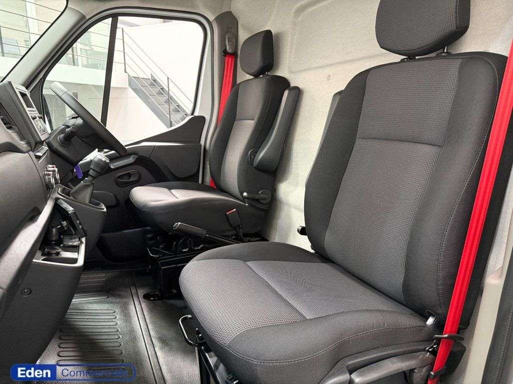 2025 RENAULT MASTER 2025 RENAULT MASTER