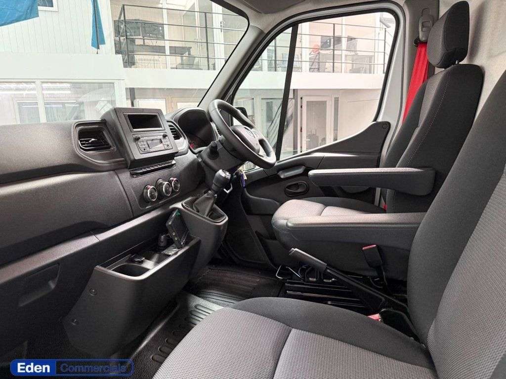 2025 RENAULT MASTER 2025 RENAULT MASTER