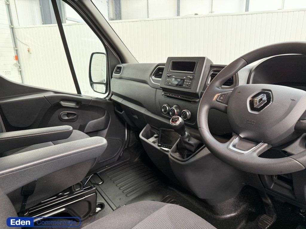 2025 RENAULT MASTER 2025 RENAULT MASTER