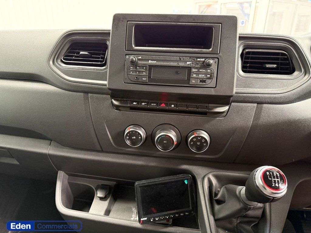 2025 RENAULT MASTER 2025 RENAULT MASTER
