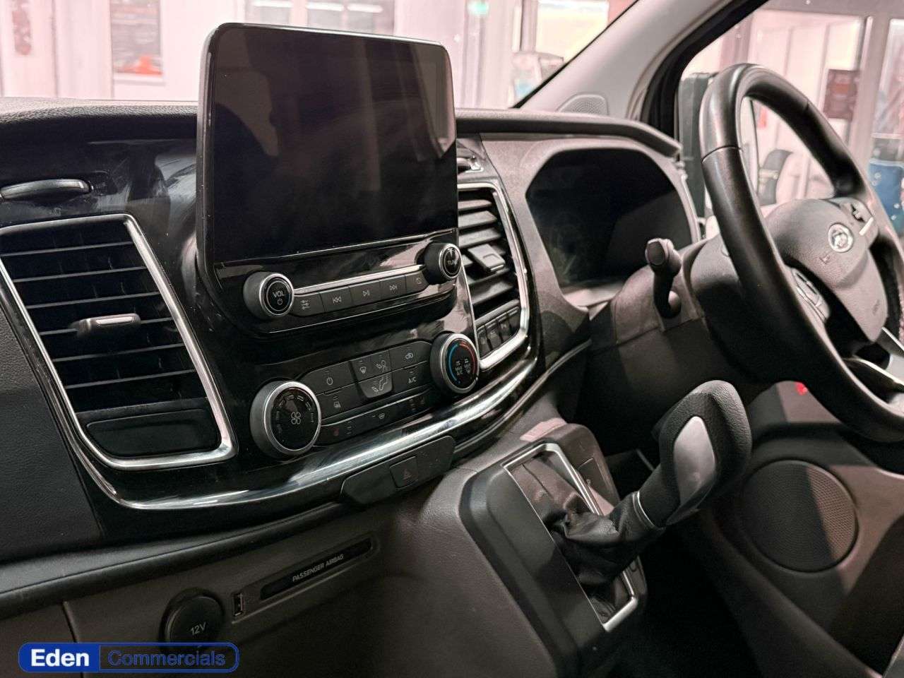 A 2023 FORD TRANSIT CUSTOM 2.0 320 EcoBlue Limited Crew Van Auto L2 H1 Euro 6 (170 ps) * 6 SEAT CREW V A 2023 FORD TRANSIT CUSTOM 2.0 320 EcoBlue Limited Crew Van Auto L2 H1 Euro 6 (170 ps) * 6 SEAT CREW V