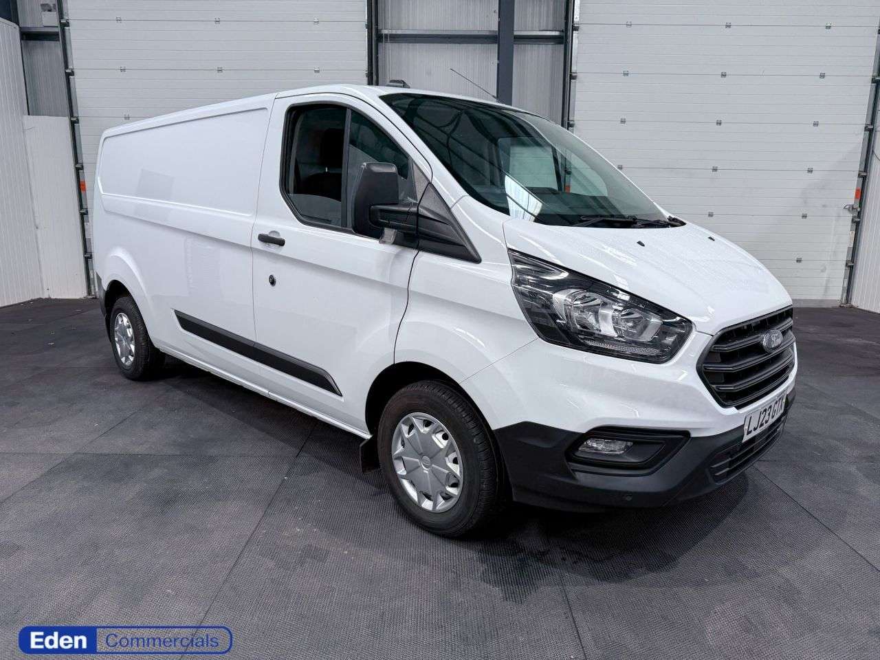A 2023 FORD TRANSIT CUSTOM 2.0 300 EcoBlue Leader L2 H1 Euro 6 (130 ps) * AIR CON * FORD WARRANTY UNTI A 2023 FORD TRANSIT CUSTOM 2.0 300 EcoBlue Leader L2 H1 Euro 6 (130 ps) * AIR CON * FORD WARRANTY UNTI