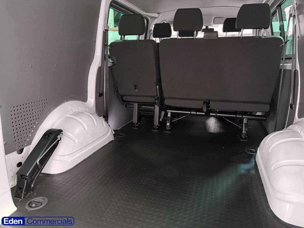 A 2025 VOLKSWAGEN TRANSPORTER 2.0 TDI T32 Highline Kombi Double Cab 5dr Diesel Manual FWD SWB Euro 6 (s/s A 2025 VOLKSWAGEN TRANSPORTER 2.0 TDI T32 Highline Kombi Double Cab 5dr Diesel Manual FWD SWB Euro 6 (s/s