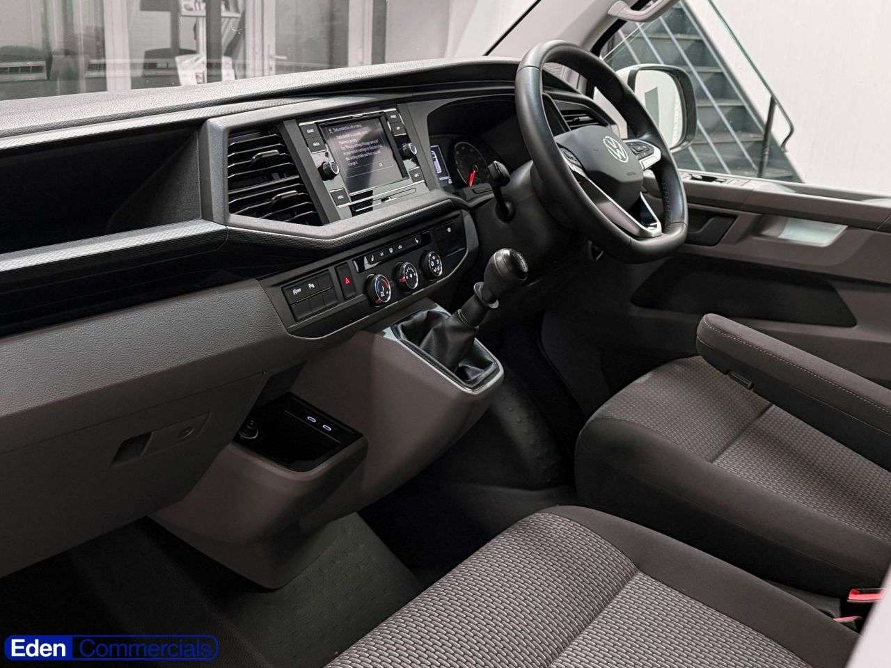 A 2025 VOLKSWAGEN TRANSPORTER 2.0 TDI T32 Highline Kombi Double Cab 5dr Diesel Manual FWD SWB Euro 6 (s/s A 2025 VOLKSWAGEN TRANSPORTER 2.0 TDI T32 Highline Kombi Double Cab 5dr Diesel Manual FWD SWB Euro 6 (s/s