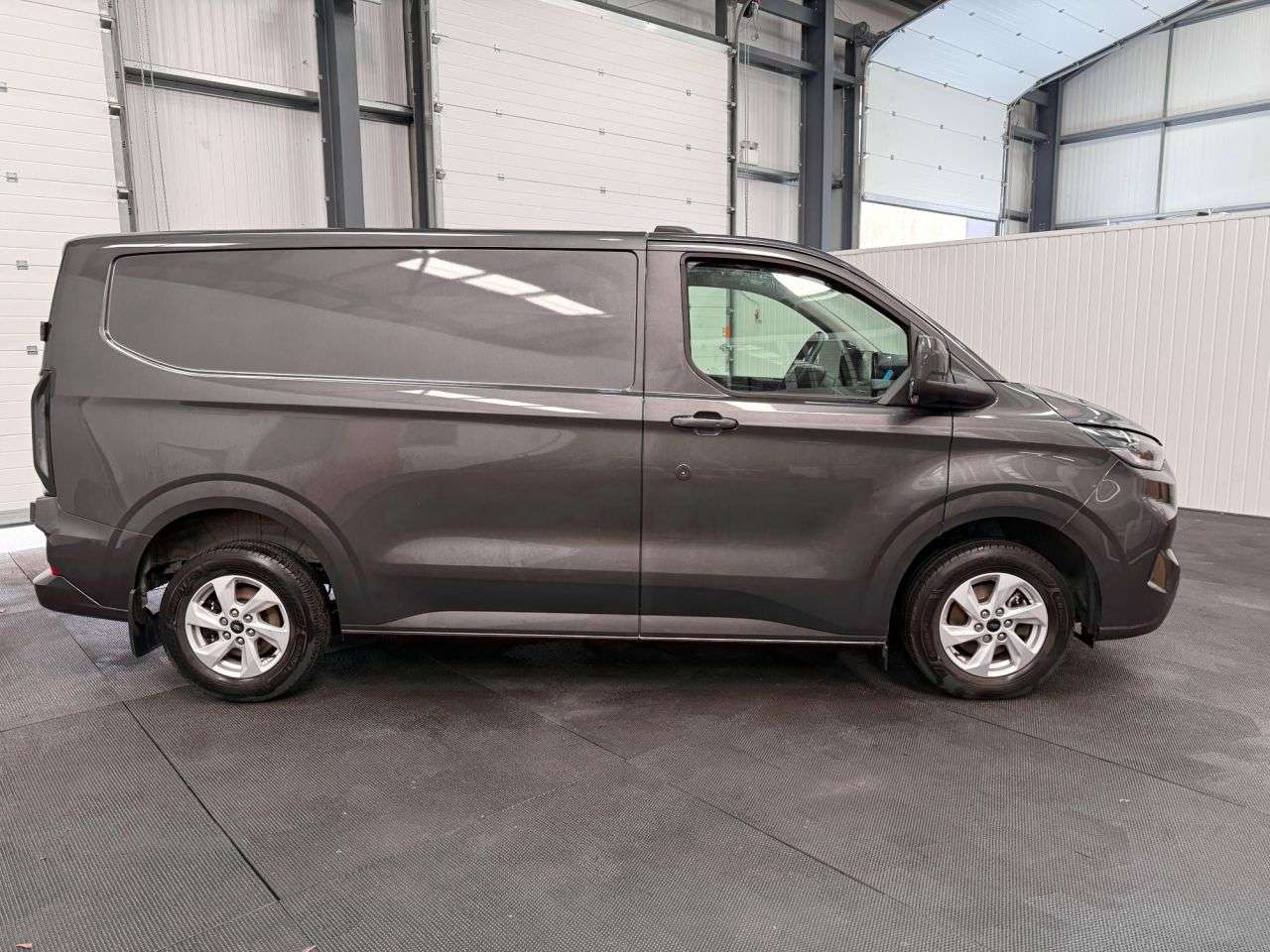 A 2024 FORD TRANSIT CUSTOM 2.0 300 EcoBlue Limited L1 H1 Euro 6 (s/s) (136 ps) FORD WARRANTY MARCH 202 A 2024 FORD TRANSIT CUSTOM 2.0 300 EcoBlue Limited L1 H1 Euro 6 (s/s) (136 ps) FORD WARRANTY MARCH 202