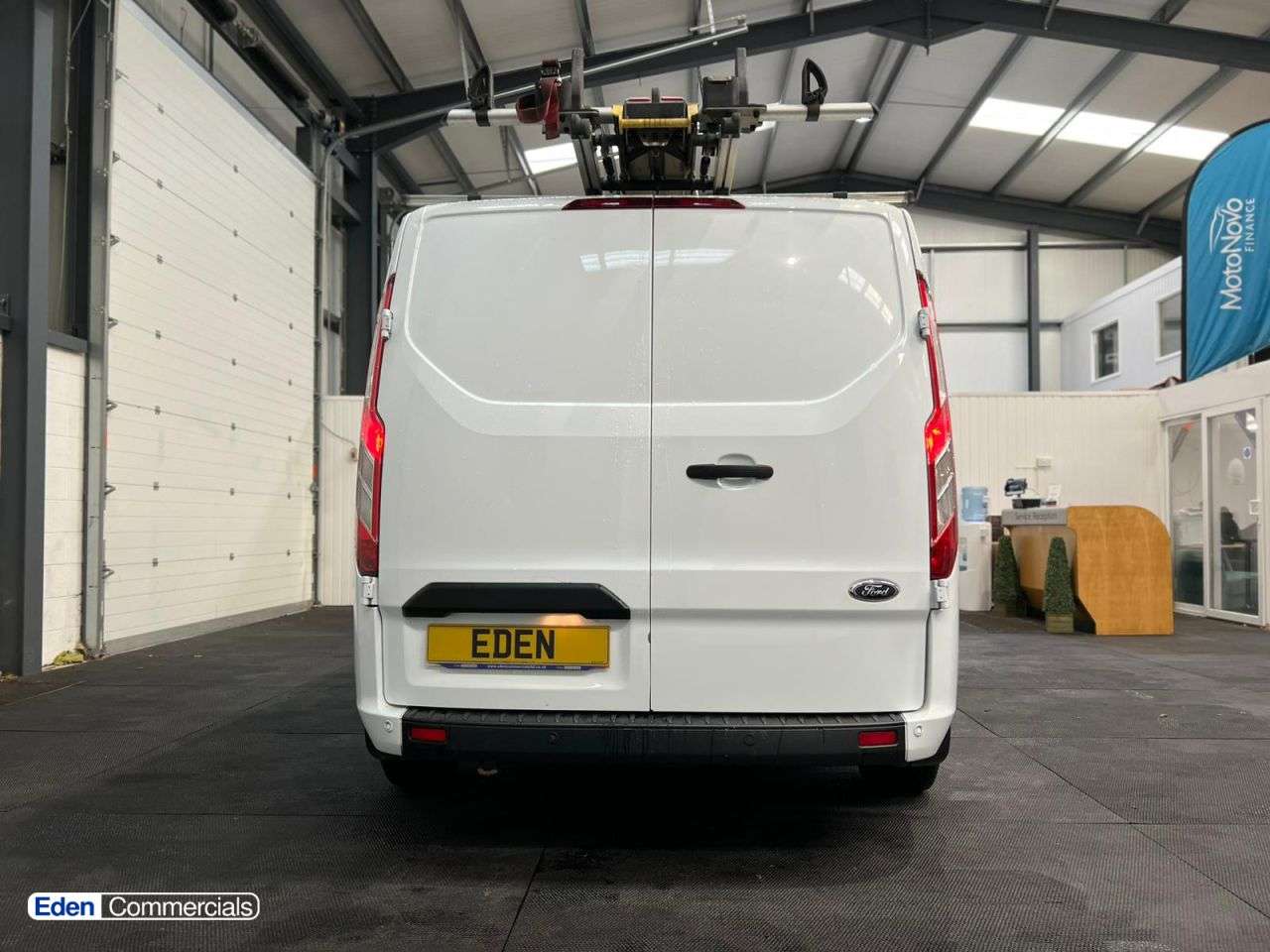 A 2019 FORD TRANSIT CUSTOM 2.0 300 EcoBlue Trend L2 H1 Euro 6 (105 ps) * AIR CON * MEDIA SCREEN - NEW A 2019 FORD TRANSIT CUSTOM 2.0 300 EcoBlue Trend L2 H1 Euro 6 (105 ps) * AIR CON * MEDIA SCREEN - NEW
