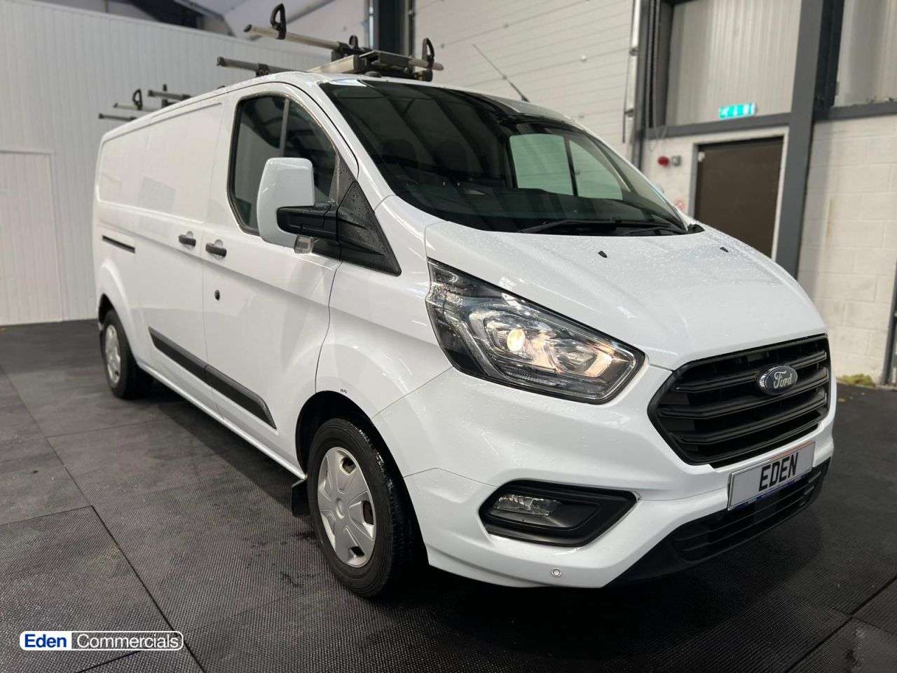 A 2019 FORD TRANSIT CUSTOM 2.0 300 EcoBlue Trend L2 H1 Euro 6 (105 ps) * AIR CON * MEDIA SCREEN - NEW A 2019 FORD TRANSIT CUSTOM 2.0 300 EcoBlue Trend L2 H1 Euro 6 (105 ps) * AIR CON * MEDIA SCREEN - NEW