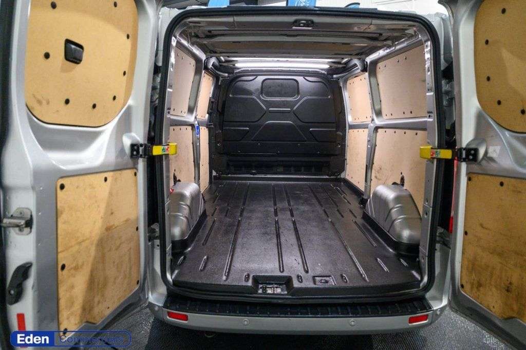 A 2023 FORD TRANSIT CUSTOM 2.0 320 EcoBlue Limited Auto L1 H1 (170 ps) FORD WARRANTY UNTIL SEP 2026 A 2023 FORD TRANSIT CUSTOM 2.0 320 EcoBlue Limited Auto L1 H1 (170 ps) FORD WARRANTY UNTIL SEP 2026