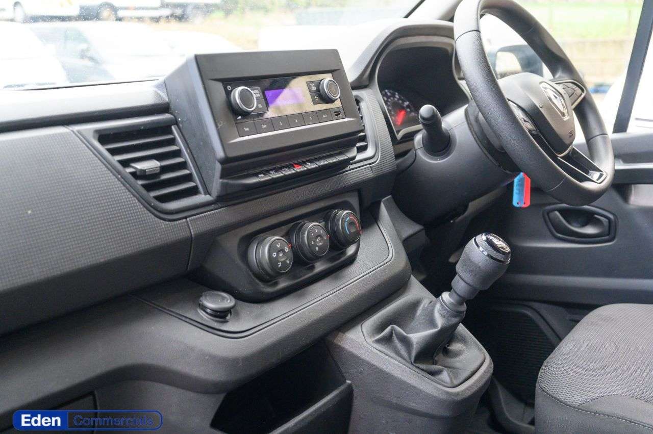 A 2023 RENAULT TRAFIC 2.0 dCi Blue LL30 Start Panel Van 5dr Diesel Manual L2 H1 Euro 6 (s/s) (130 A 2023 RENAULT TRAFIC 2.0 dCi Blue LL30 Start Panel Van 5dr Diesel Manual L2 H1 Euro 6 (s/s) (130