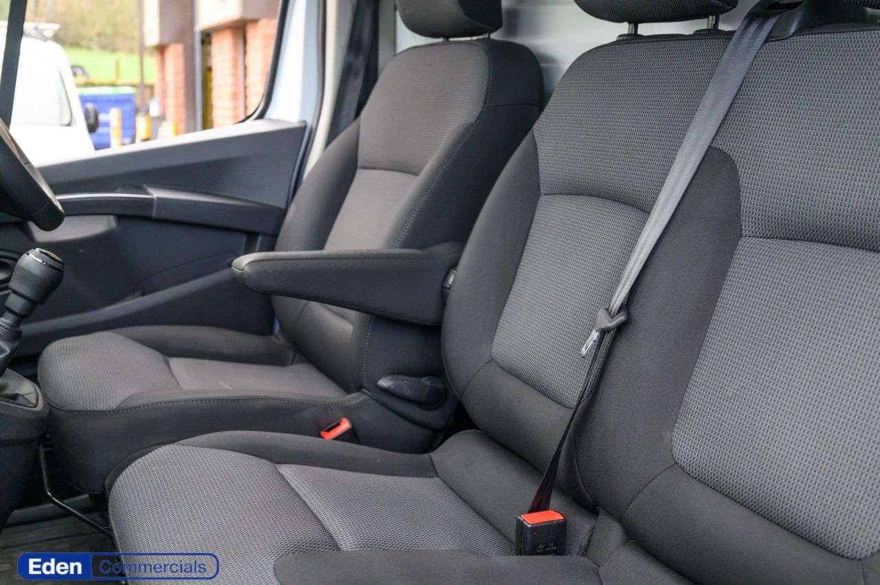 2023 RENAULT TRAFIC 2023 RENAULT TRAFIC