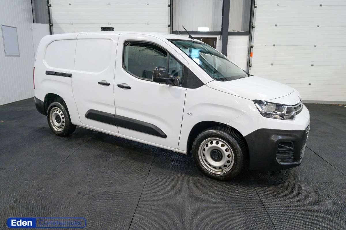 Check out this Citroen Berlingo 2023 Diesel Manual