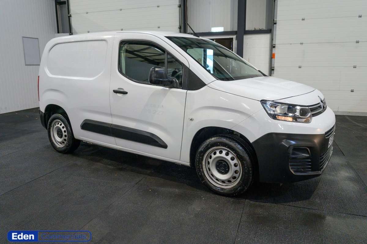 Check out this Citroen Berlingo 2023 Diesel Manual