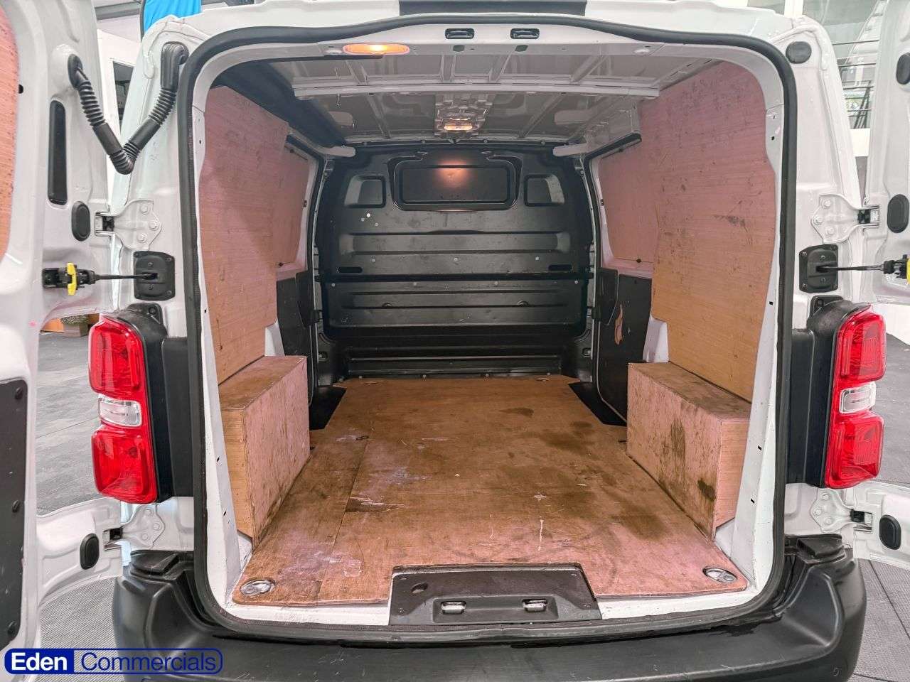 A 2023 CITROEN DISPATCH 2.0 BlueHDi 1400 Enterprise Edition M FWD Euro 6 AIR CON + MEDIA SCREEN A 2023 CITROEN DISPATCH 2.0 BlueHDi 1400 Enterprise Edition M FWD Euro 6 AIR CON + MEDIA SCREEN
