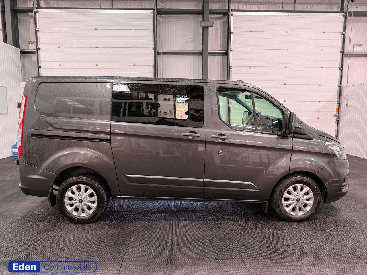 A 2022 FORD TRANSIT CUSTOM 2.0 320 EcoBlue Limited Crew Van Auto L1 H1 Euro 6 (170 ps) * 6 seater crew A 2022 FORD TRANSIT CUSTOM 2.0 320 EcoBlue Limited Crew Van Auto L1 H1 Euro 6 (170 ps) * 6 seater crew