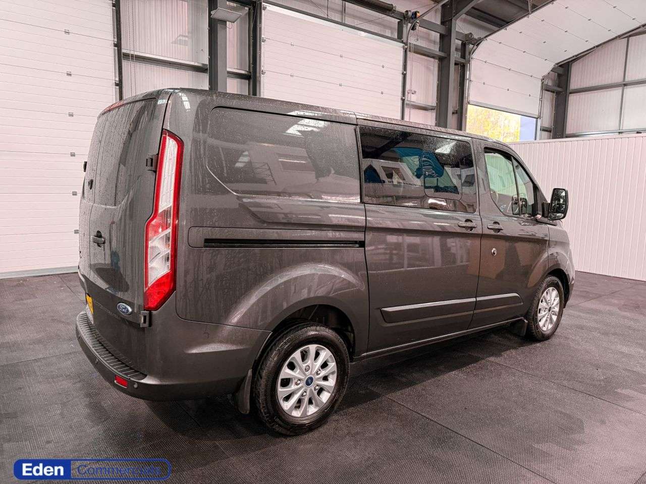 A 2022 FORD TRANSIT CUSTOM 2.0 320 EcoBlue Limited Crew Van Auto L1 H1 Euro 6 (170 ps) * 6 seater crew A 2022 FORD TRANSIT CUSTOM 2.0 320 EcoBlue Limited Crew Van Auto L1 H1 Euro 6 (170 ps) * 6 seater crew