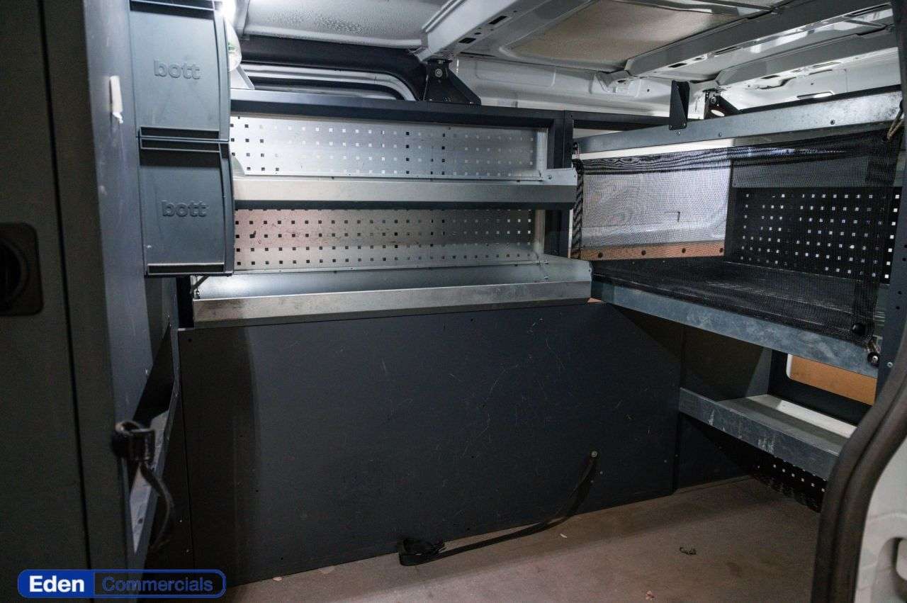 A 2018 FORD TRANSIT CUSTOM 2.0 300 EcoBlue Trend L2 H1 Euro 6 (105 ps) * EX SKY * EX SKY + SAT NAV + A A 2018 FORD TRANSIT CUSTOM 2.0 300 EcoBlue Trend L2 H1 Euro 6 (105 ps) * EX SKY * EX SKY + SAT NAV + A