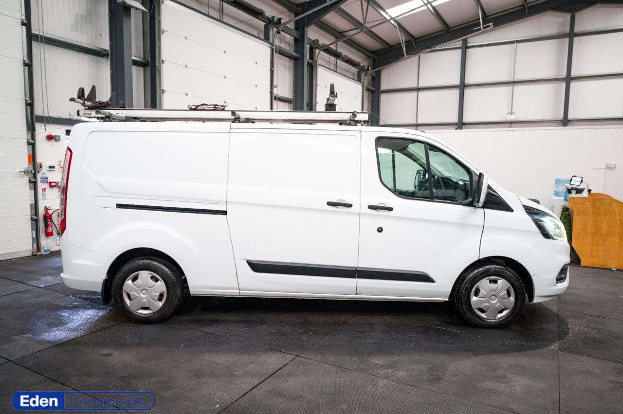 A 2018 FORD TRANSIT CUSTOM 2.0 300 EcoBlue Trend L2 H1 Euro 6 (105 ps) * EX SKY * EX SKY + SAT NAV + A A 2018 FORD TRANSIT CUSTOM 2.0 300 EcoBlue Trend L2 H1 Euro 6 (105 ps) * EX SKY * EX SKY + SAT NAV + A