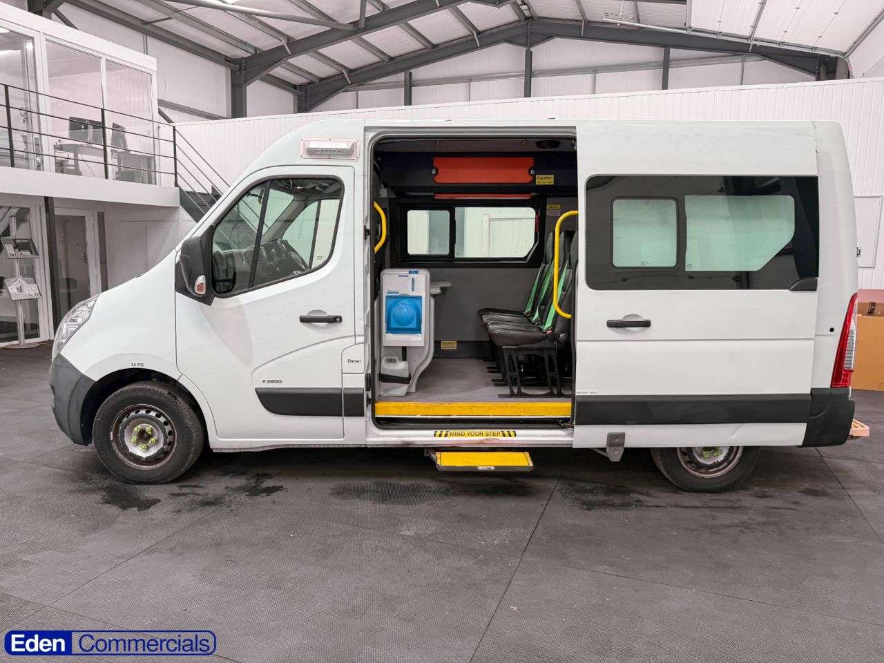 A 2019 VAUXHALL MOVANO 2.3 CDTi 3500 FWD L2 H2 Euro 6 (130 ps) * WELFARE / CREW / MESS * WELFARE + A 2019 VAUXHALL MOVANO 2.3 CDTi 3500 FWD L2 H2 Euro 6 (130 ps) * WELFARE / CREW / MESS * WELFARE +