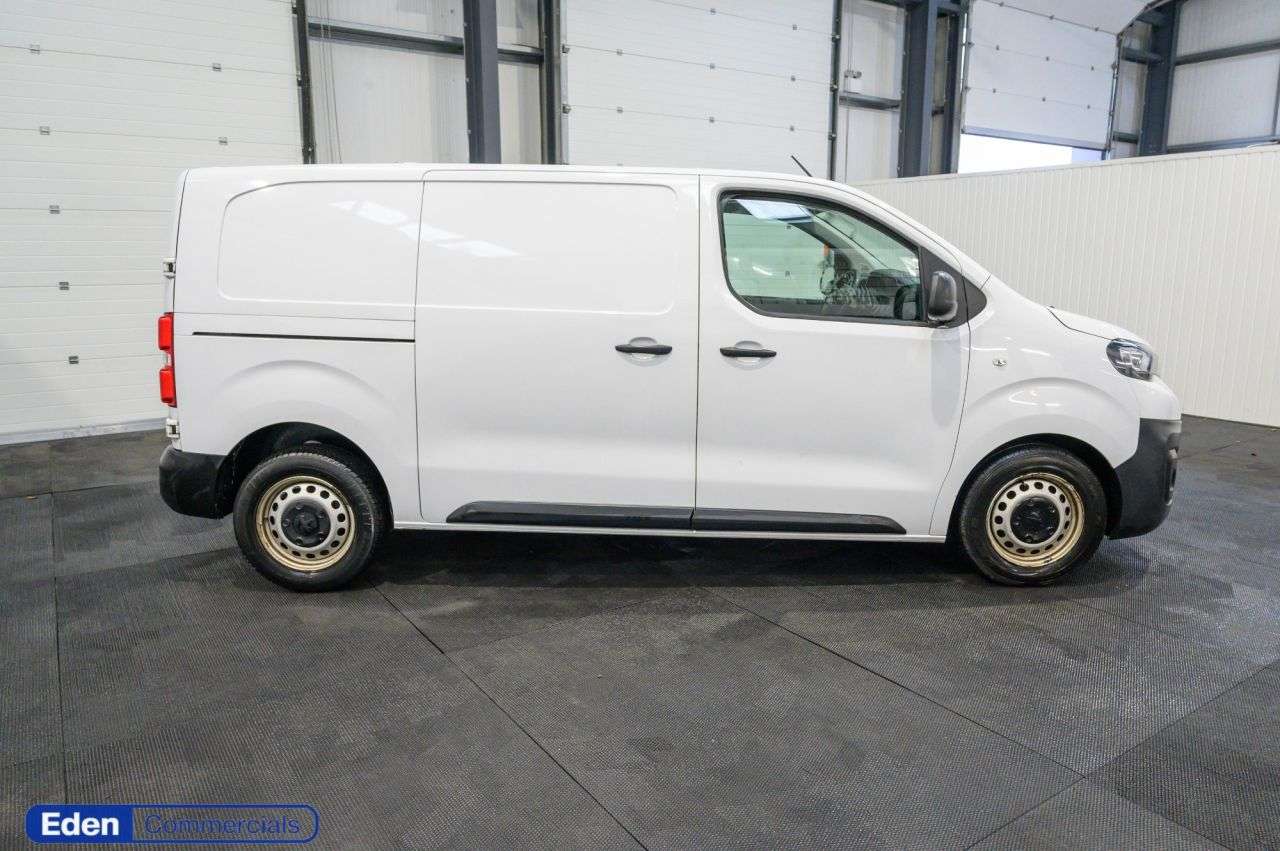 A 2023 PEUGEOT EXPERT 1.5 BlueHDi 1000 Professional Premium + Manual MWB AIR CON + MEDIA SCREEN A 2023 PEUGEOT EXPERT 1.5 BlueHDi 1000 Professional Premium + Manual MWB AIR CON + MEDIA SCREEN